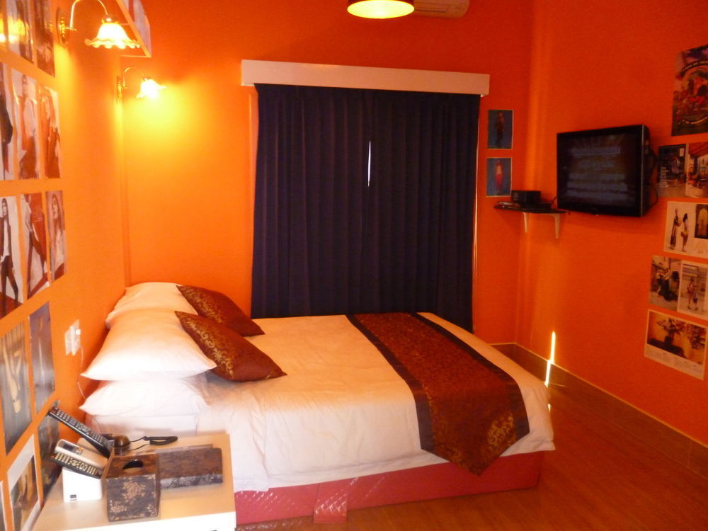 White Rabbit Hostel Siem Reap (Adults Only) Bagian luar foto