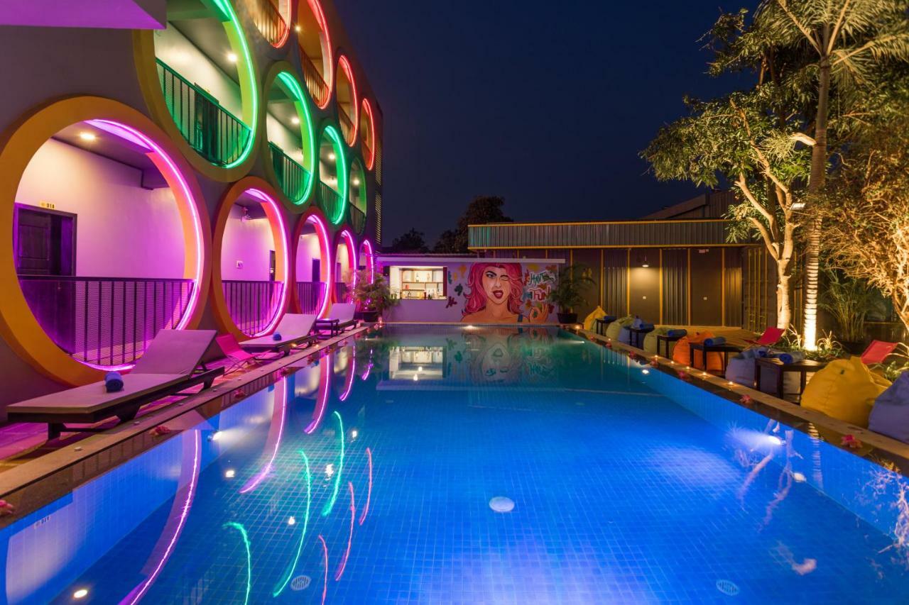 White Rabbit Hostel Siem Reap (Adults Only) Bagian luar foto