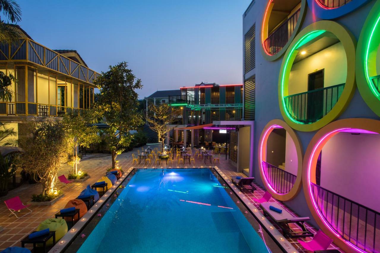 White Rabbit Hostel Siem Reap (Adults Only) Bagian luar foto