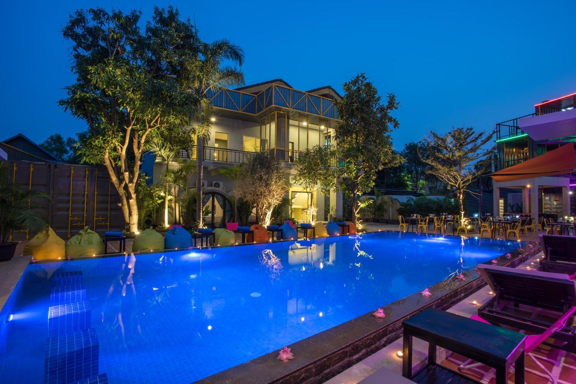 White Rabbit Hostel Siem Reap (Adults Only) Bagian luar foto