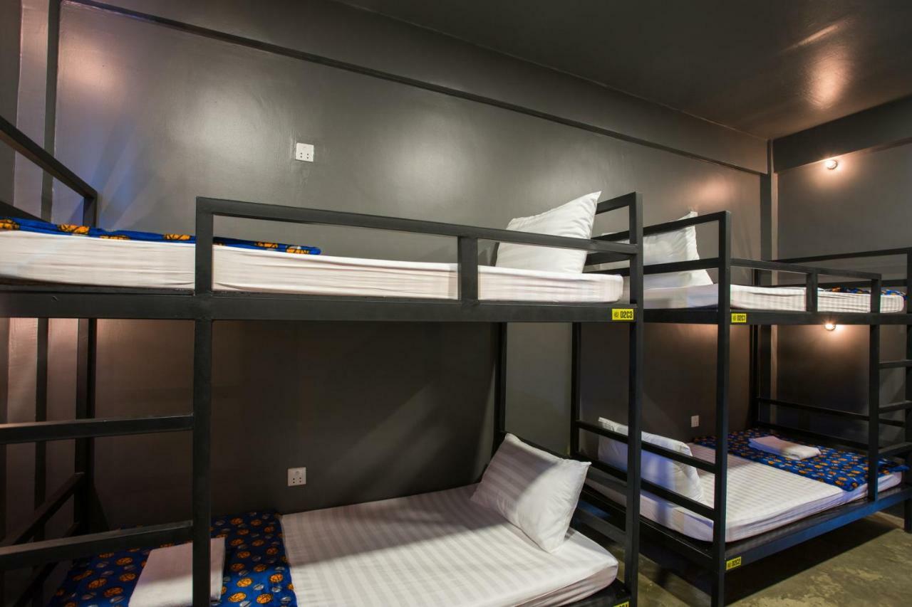 White Rabbit Hostel Siem Reap (Adults Only) Bagian luar foto